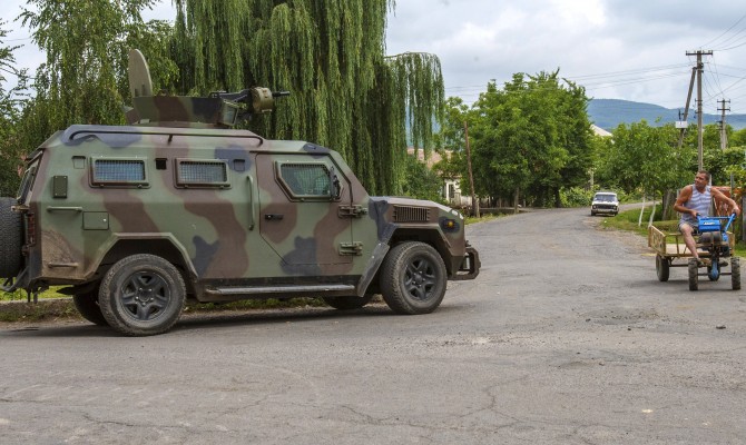 СМИ: Военные сосредоточили силы в одном из районов Закарпатья
