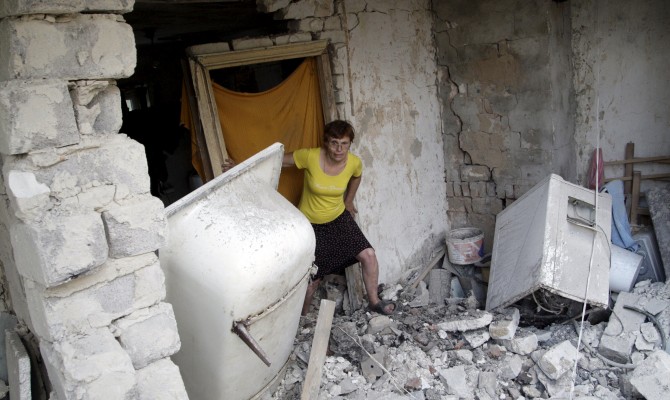 В результате обстрела Авдеевки погибли двое мирных жителей