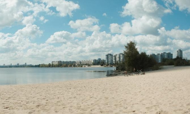 Экс-регионал отсудил право застроить 16 гектаров над Днепром