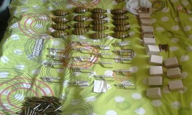 СБУ обнаружила под Киевом два арсенала оружия