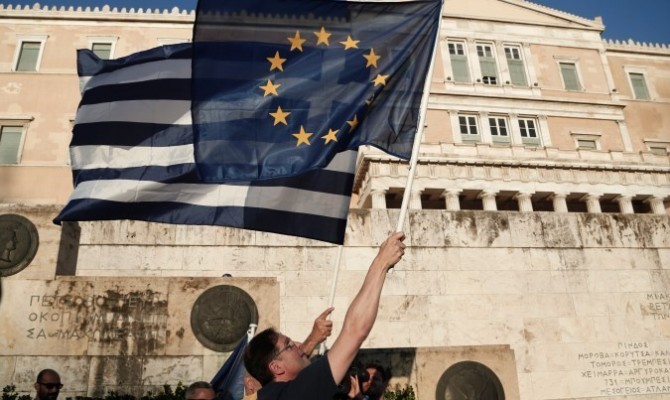 S&P повысило кредитный рейтинг Греции