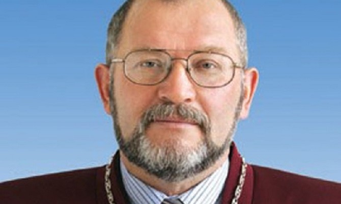 Порошенко уволил судью конституционного суда Шишкина