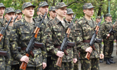 За три дня на блокпостах Закарпатья вручили почти 200 повесток