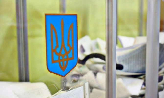 В Чернигове задержали машину с дубликатами печатей избирательных участков