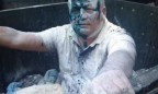 Депутата одесского горсовета облили зеленкой и бросили в мусорный бак