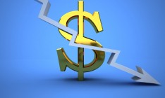 Доллар на межбанке упал почти на гривню