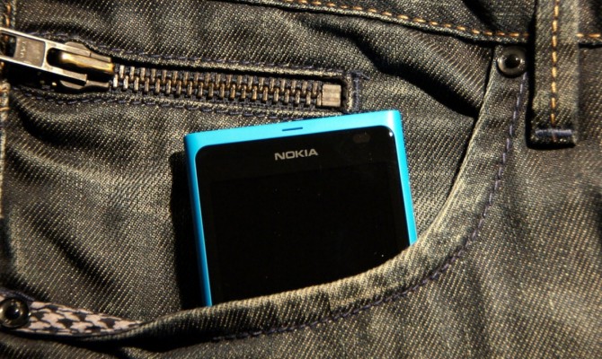 Nokia в 4 раза сократила прибыль