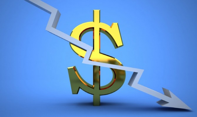 Доллар на межбанке упал почти на гривню
