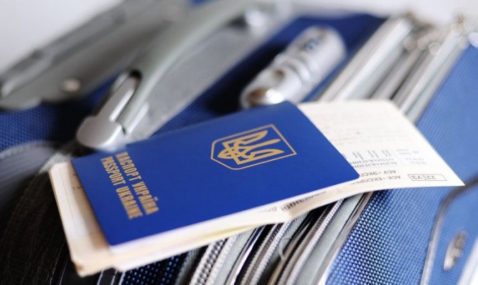 Украинцам без документов продлили срок пребывания в России
