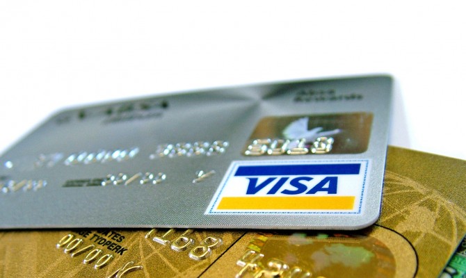 Количество активных платежных карт в Украине сокращается