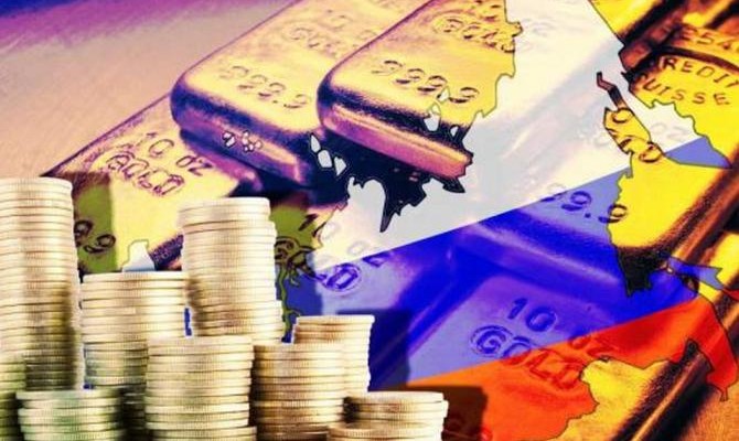 Резервы России сократились в июле на $4 млрд