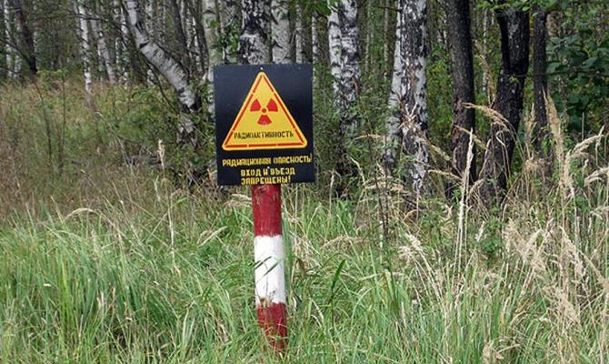 Яценюк распорядился ужесточить пропускной режим в зоне отчуждения