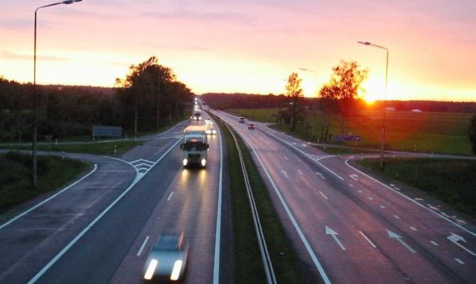 Порошенко: На ремонт дороги Одесса — Рени дополнительно выделят 300 млн грн