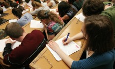 Вузам запретили изменять стоимость обучения чаще, чем раз в год