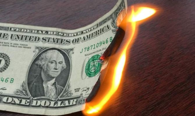 Путин предлагает отказаться от доллара в СНГ