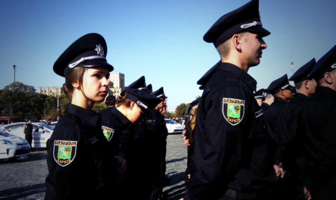 Как принимали присягу новые харьковские полицейские