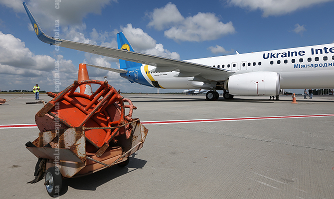 Яценюк: Санкции России против авиакомпаний Украины необоснованны