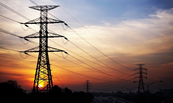 «Укрэнерго» возобновило подачу электроэнергии на одной из линий в Крым