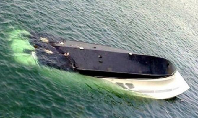 Владелец затонувшего в Затоке катера исчез