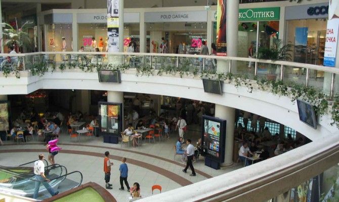 Украинские ритейлеры сокращают площади магазинов