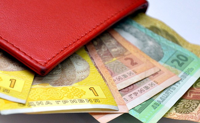 Партии уже потратили на выборы около 2 млрд грн