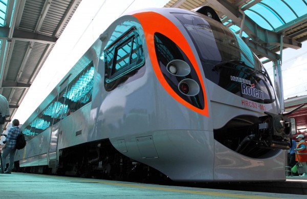 «Укрзализныця» хочет купить еще поезда Hyundai, которые модернизирует