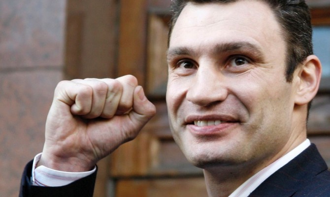 Экзит-пол в Киеве: Кличко и Гусовский выходят во второй тур