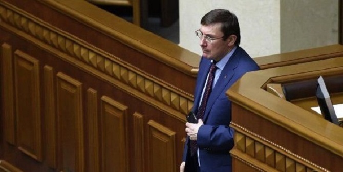 Луценко инициирует совет коалиции из-за срыва выборов в Мариуполе