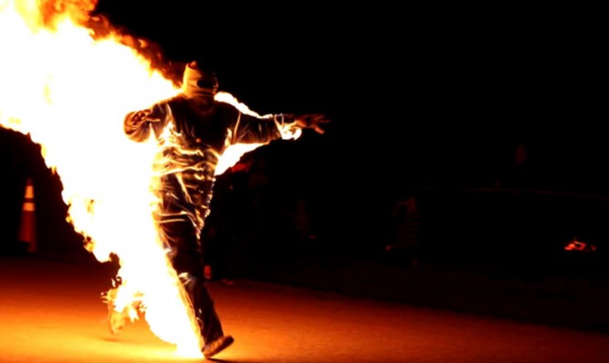 В Черновицкой области мужчина пытался сжечь себя на избирательном участке