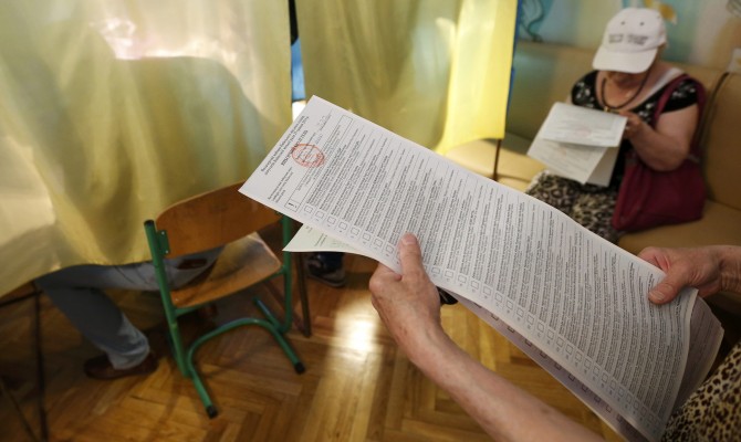 МВД подозревает в преступлениях во время выборов в Киеве 10 партий
