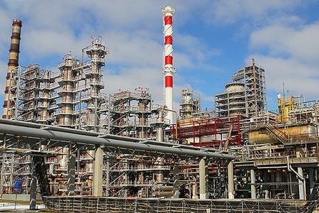 Суд снял арест с нефтепродуктов Курченко, разблокировав работу Одесского НПЗ