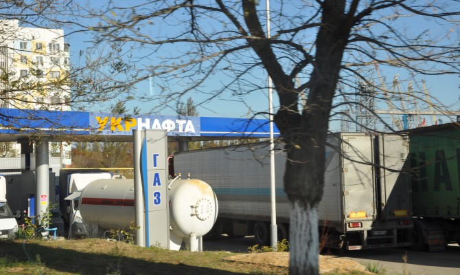 «Укрнафта» может избавиться от своих заправок, - глава компании