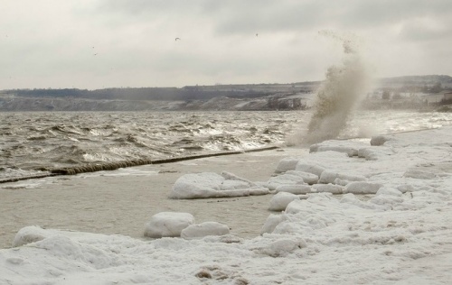 По Керченскому проливу пустят паромы-ледоколы