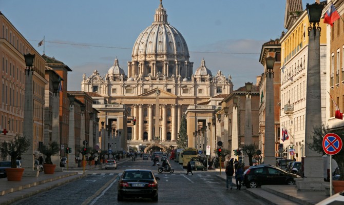 Из-за утечки конфиденциальных документов в Ватикане произведены аресты