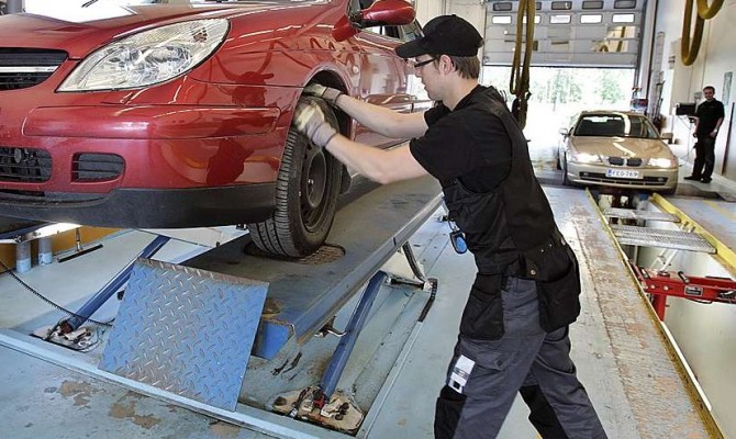 Техосмотр легковых автомобилей в Украине хотят вернуть с 2019 года
