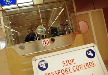 Франция добивается ужесточения паспортных проверок в ЕС