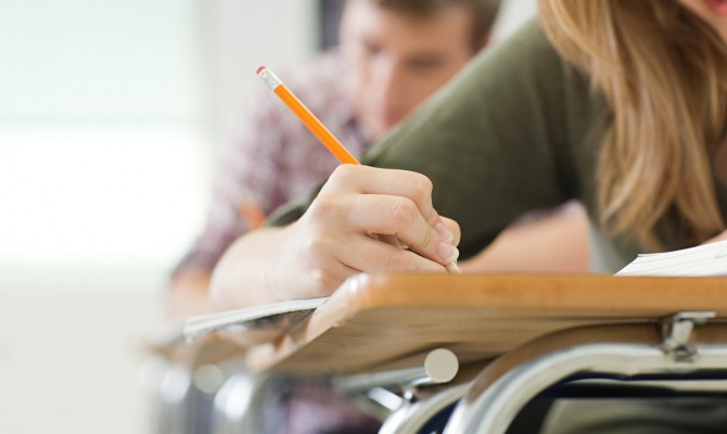 Кабмин предлагает Раде снизить расходы на образование