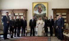 Порошенко заявляет о намерении Папы Римского посетить Украину