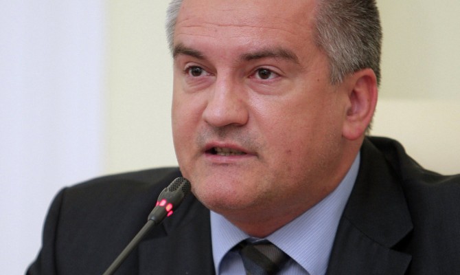 Режим чрезвычайного положения в Крыму может затянуться, — Аксенов