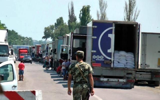 Украина поставила в Крым товаров на $765 млн за 9 месяцев