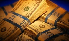 Доллар на черном рынке продолжает стремительно расти