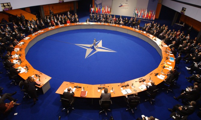 НАТО созывает послов в связи с крушением российского Су-24 в Сирии