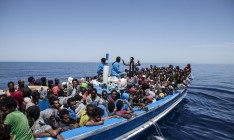 В Европу по Средиземному морю с начала года прибыли почти 910 тысяч мигрантов и беженцев
