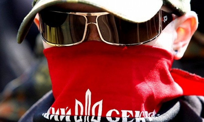 «Правый сектор» прекращает участие в блокаде Крыма