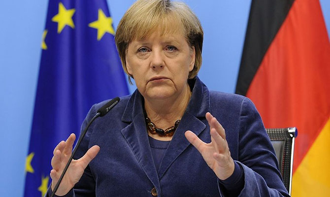 Меркель поддерживает  пролонгацию санкций ЕС против России