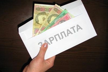 Зарплату Яценюку и сотрудникам администрации президента подняли на 25%
