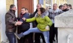 Во Львовской области депутаты райсовета подрались после заседания