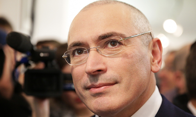 В России проводят обыски у сотрудников организации Ходорковского