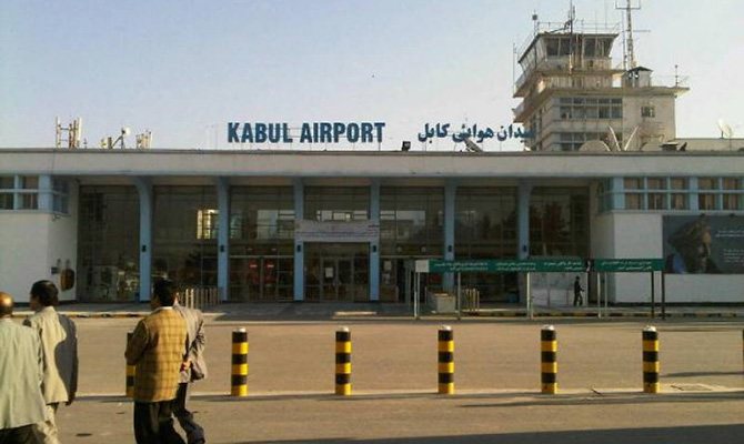 Взрыв в аэропорту Кабула: есть жертвы