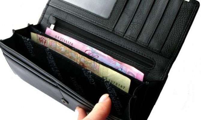 Реальные доходы украинцев упали на 27%, — Госстат